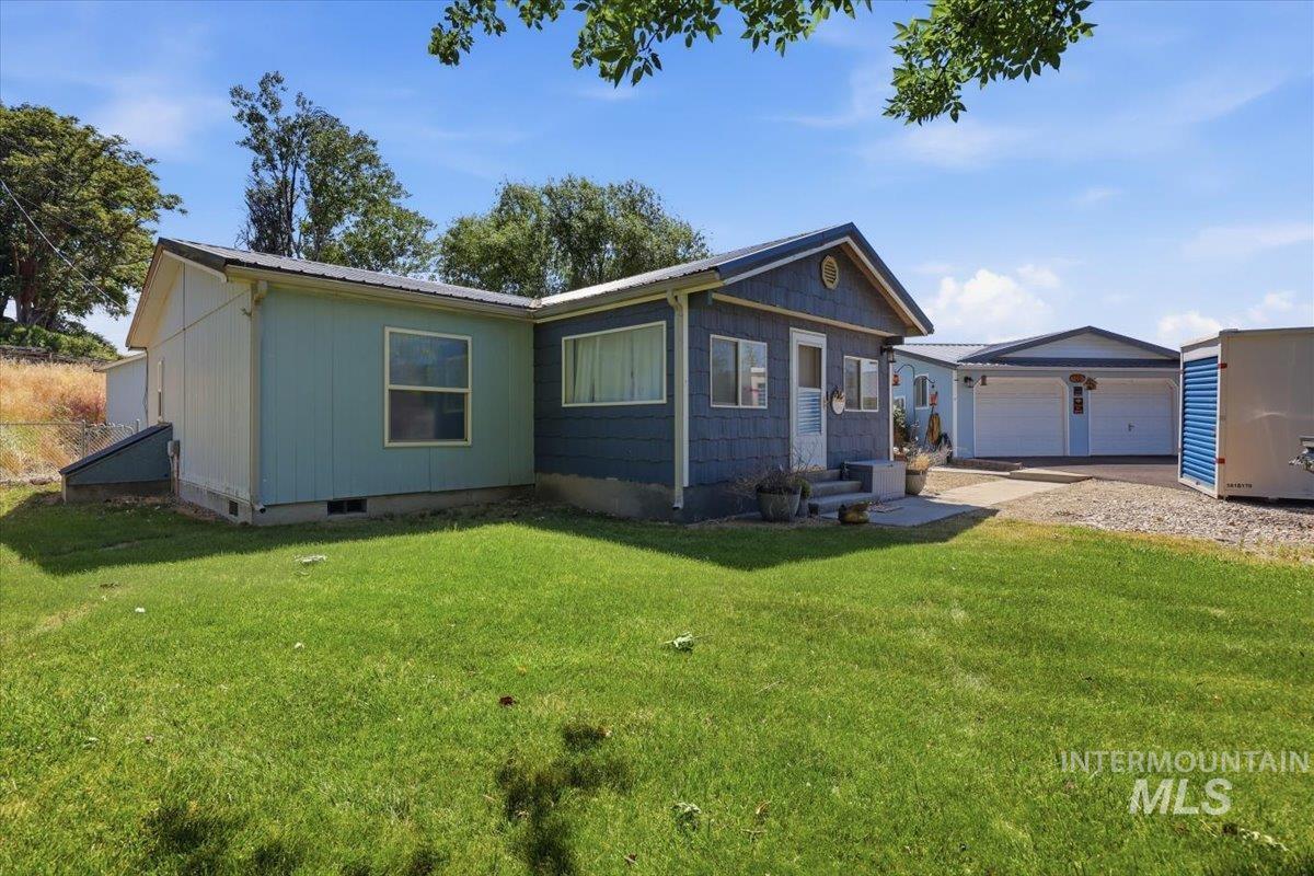 10762 N River Road Property Photo 4