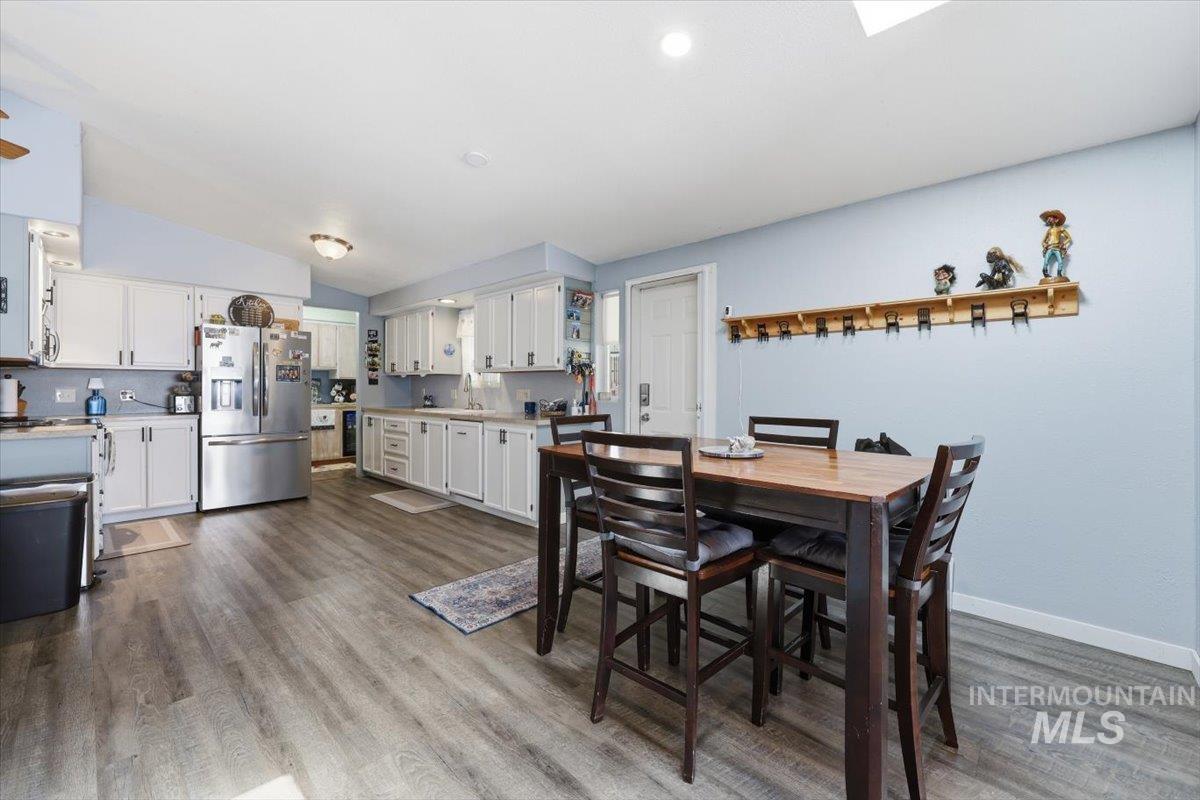 10762 N River Road Property Photo 12