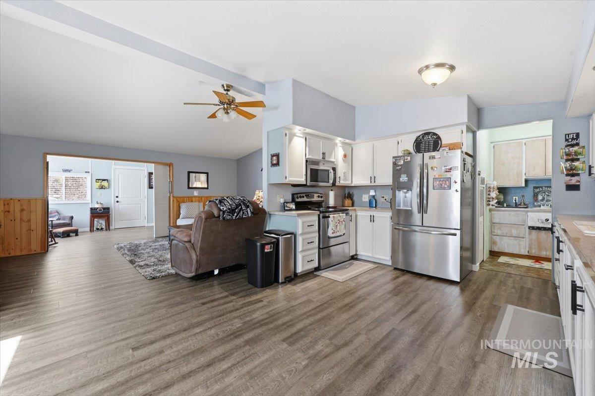 10762 N River Road Property Photo 16