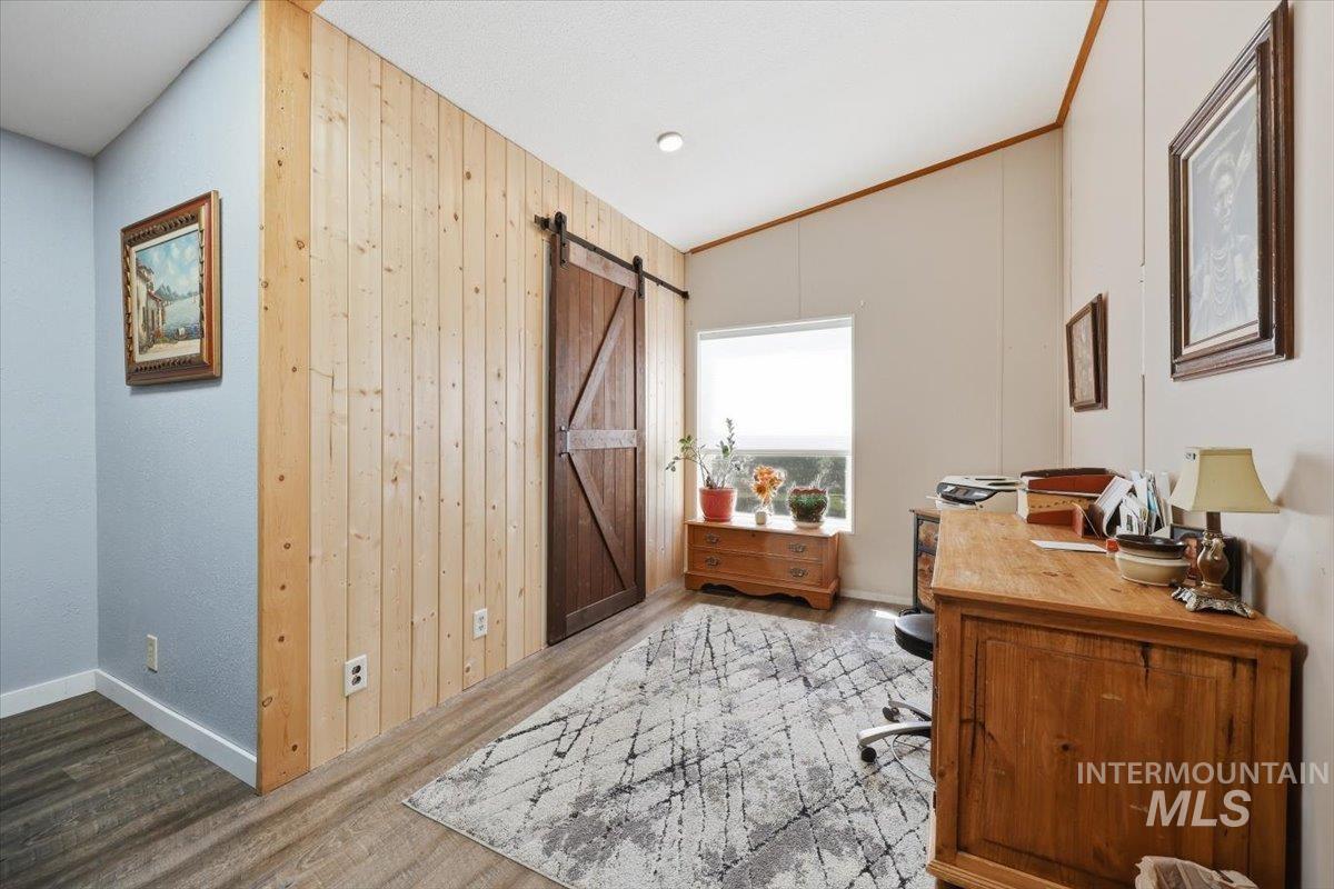 10762 N River Road Property Photo 21