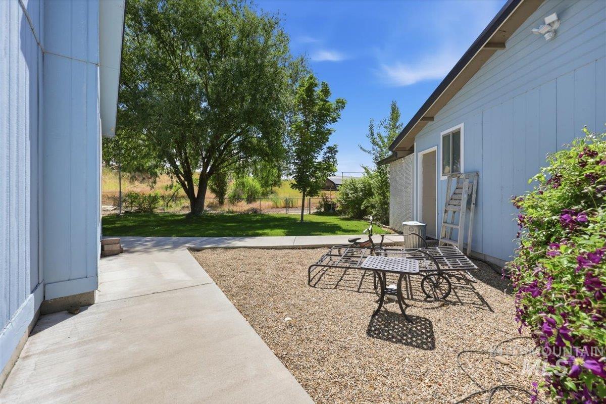 10762 N River Road Property Photo 30