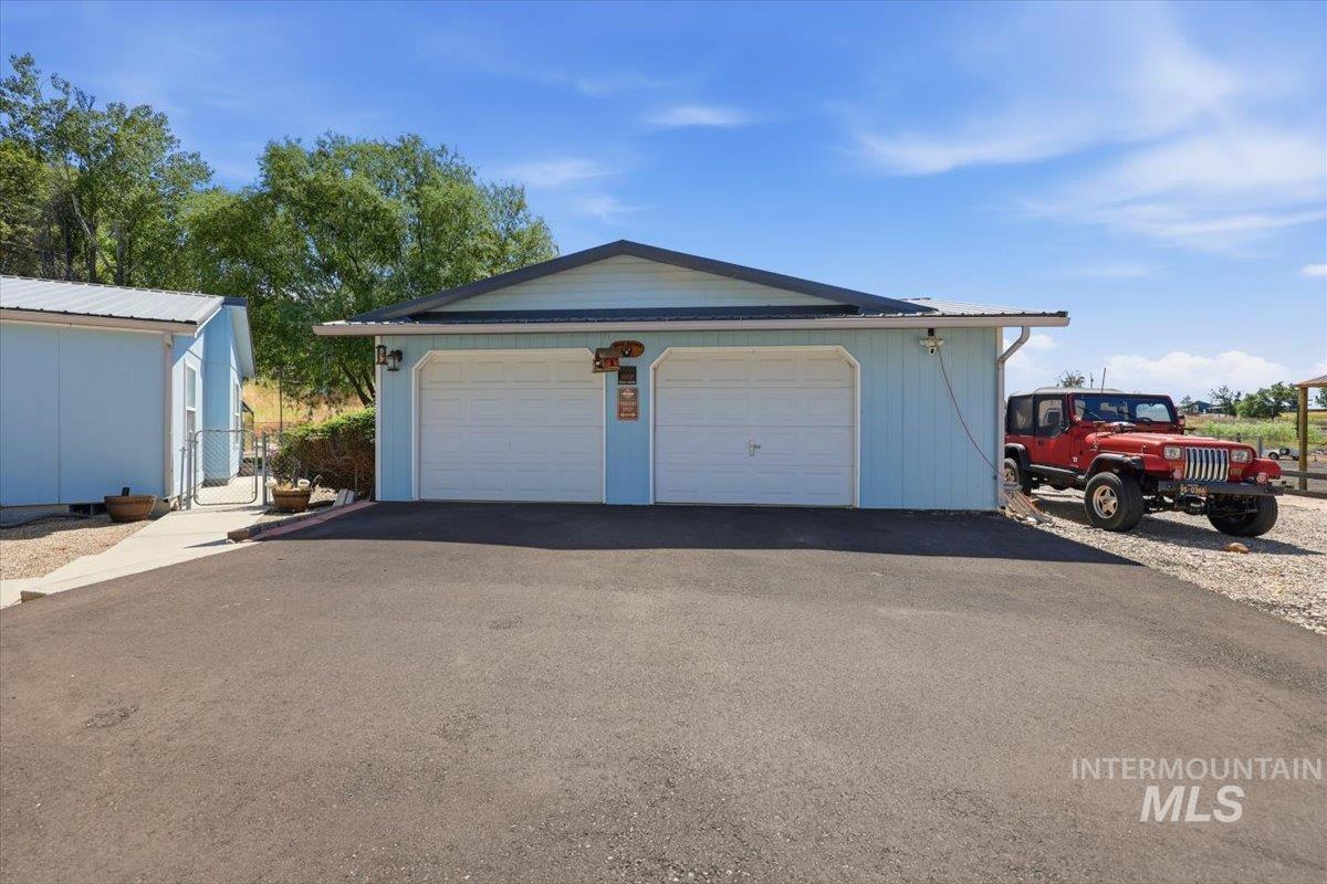 10762 N River Road Property Photo 31
