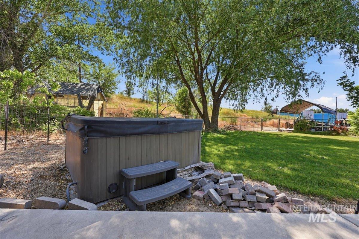 10762 N River Road Property Photo 37
