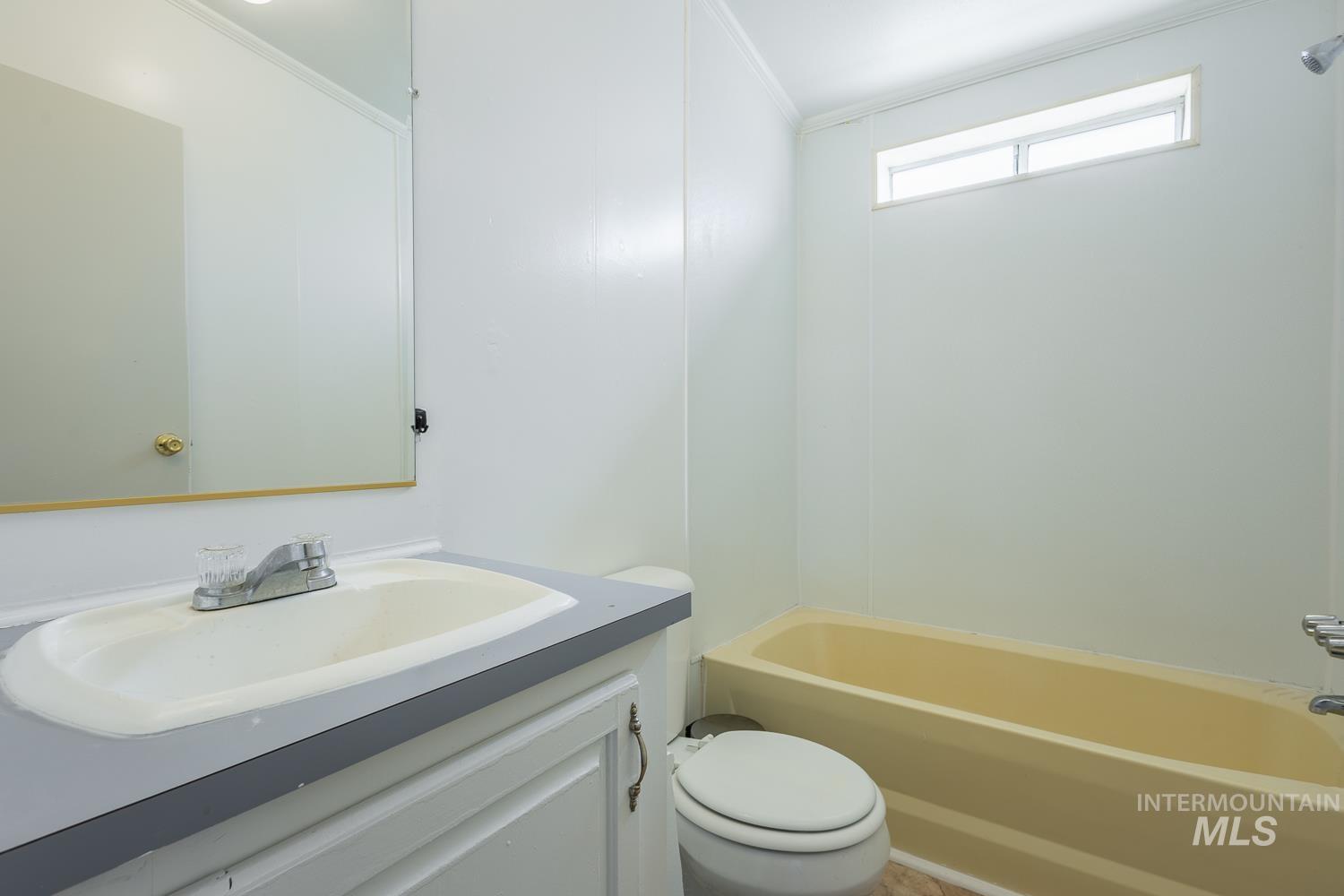 240 Colleen Dr Property Photo 25