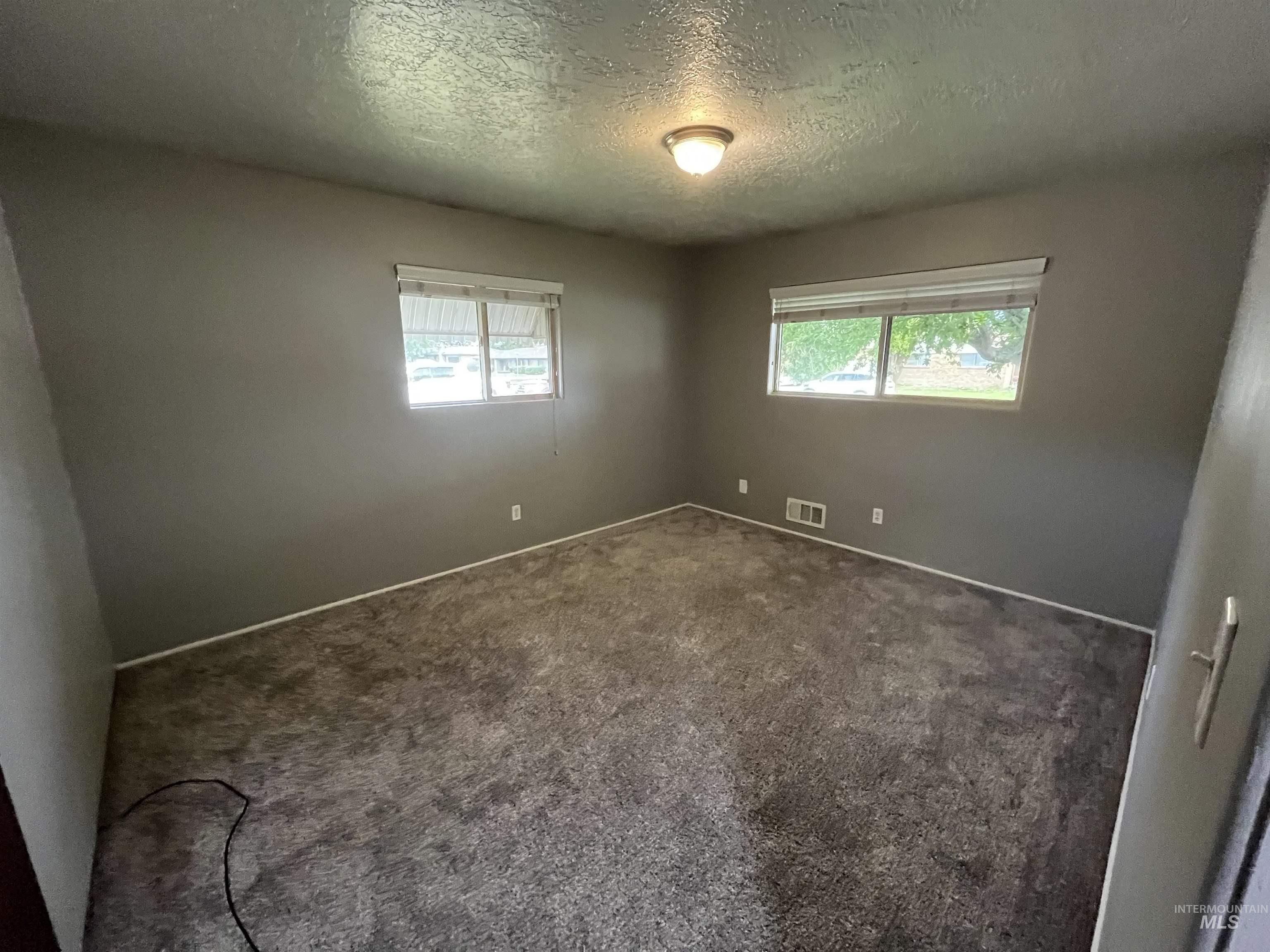 1340 Lawndale Property Photo 8