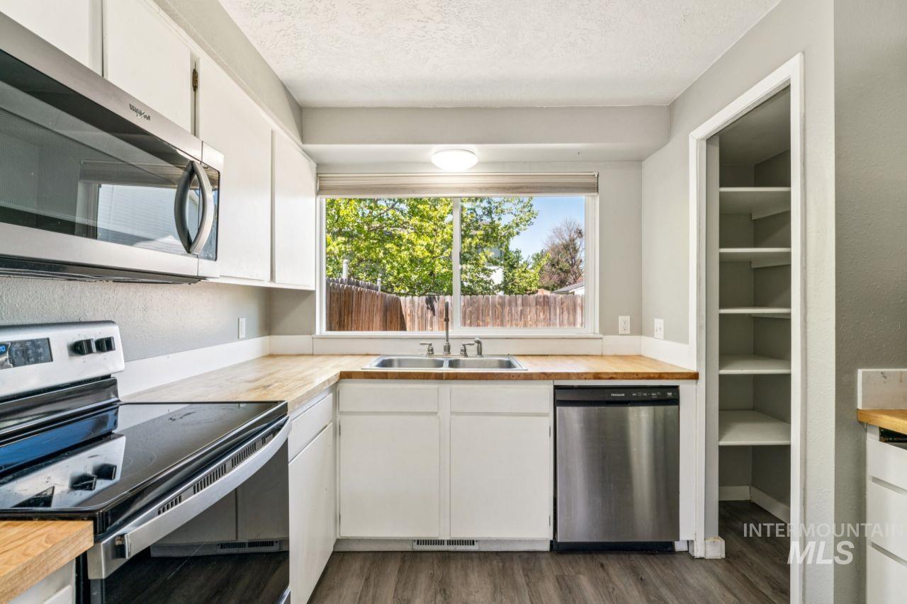 1496 W Storey St Property Photo 17