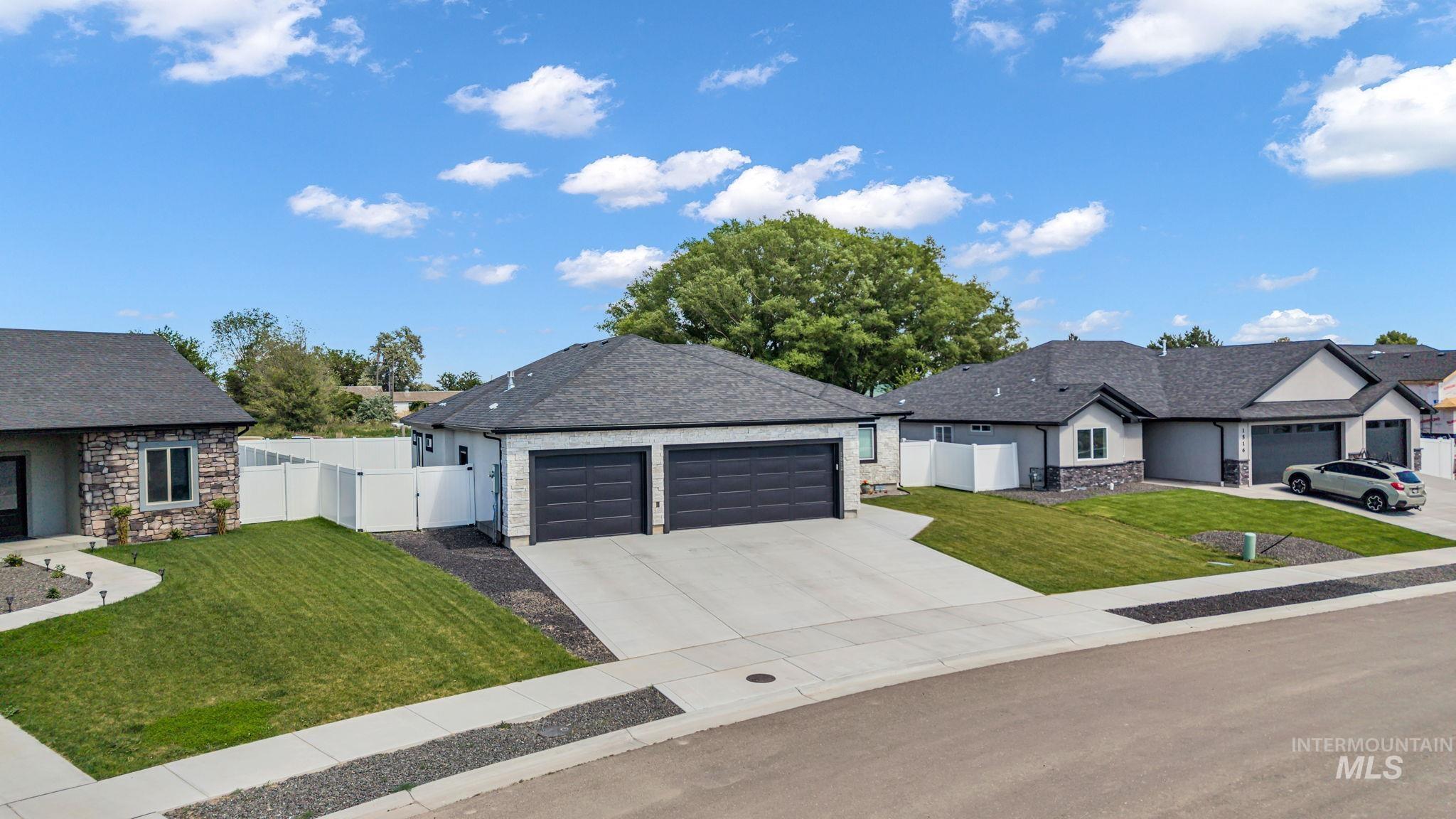 1512 Bird Farm Drive Property Photo 2