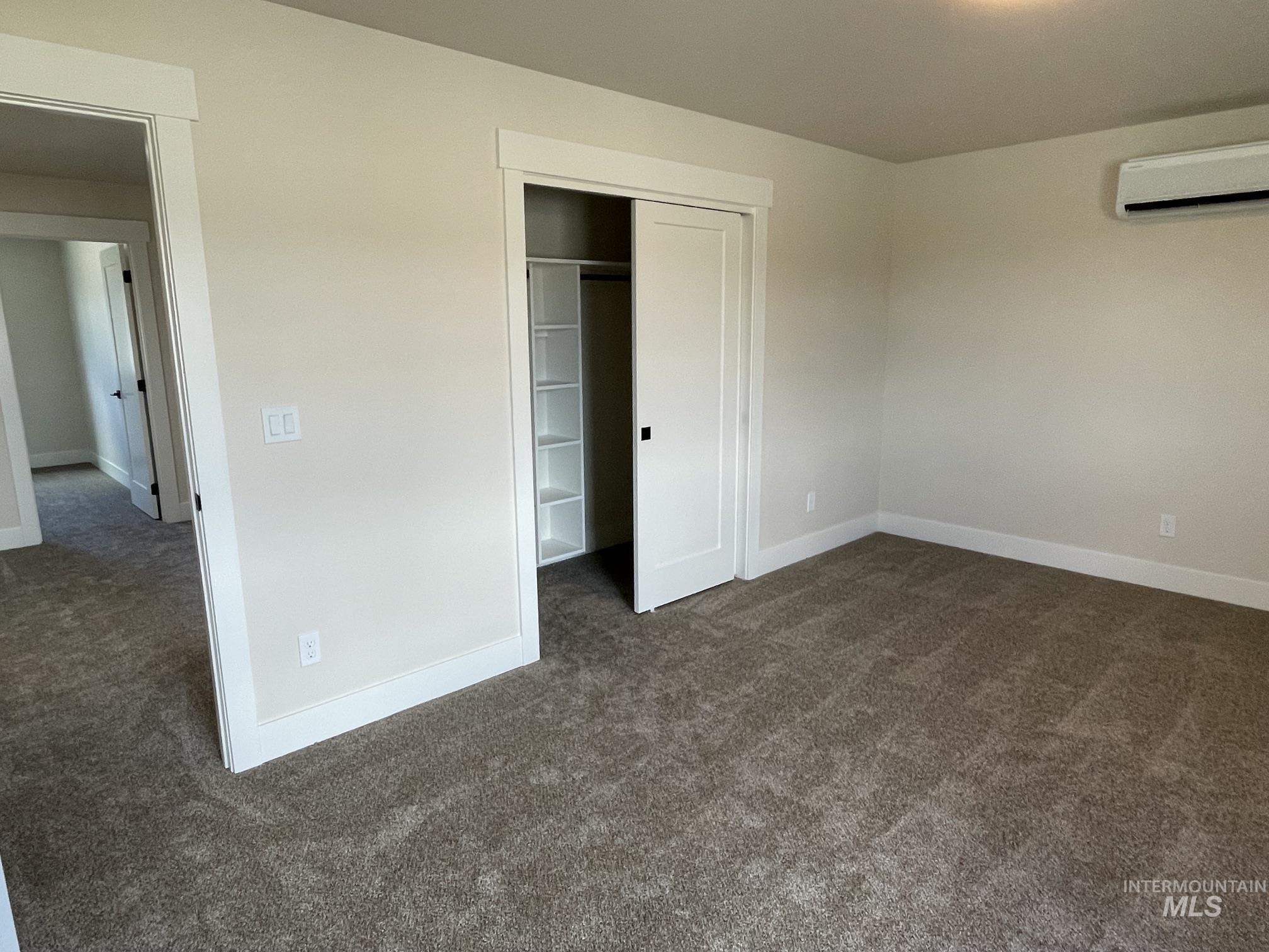 10 North Creek Property Photo 17