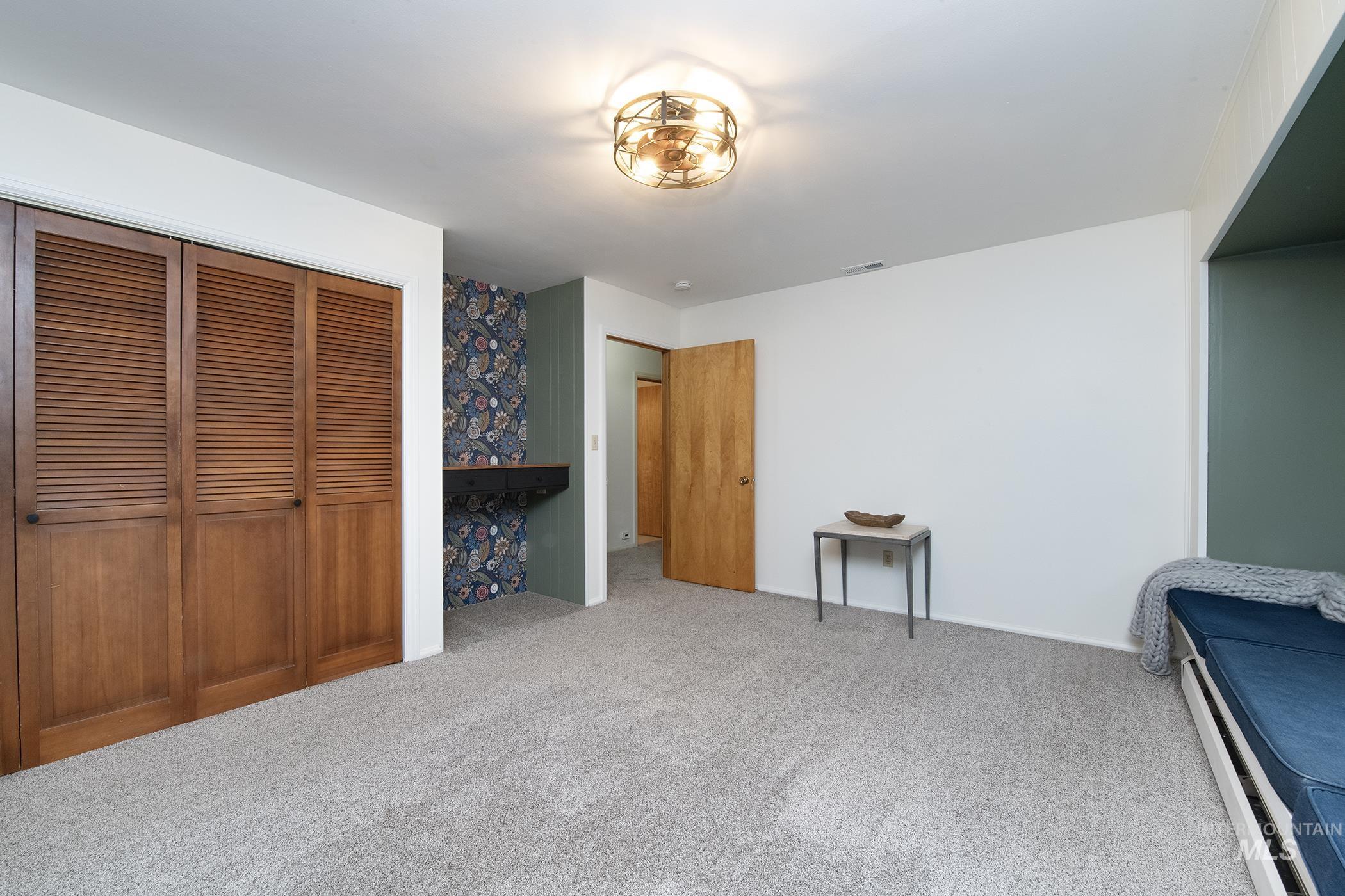 1281 Moore Way Property Photo 12