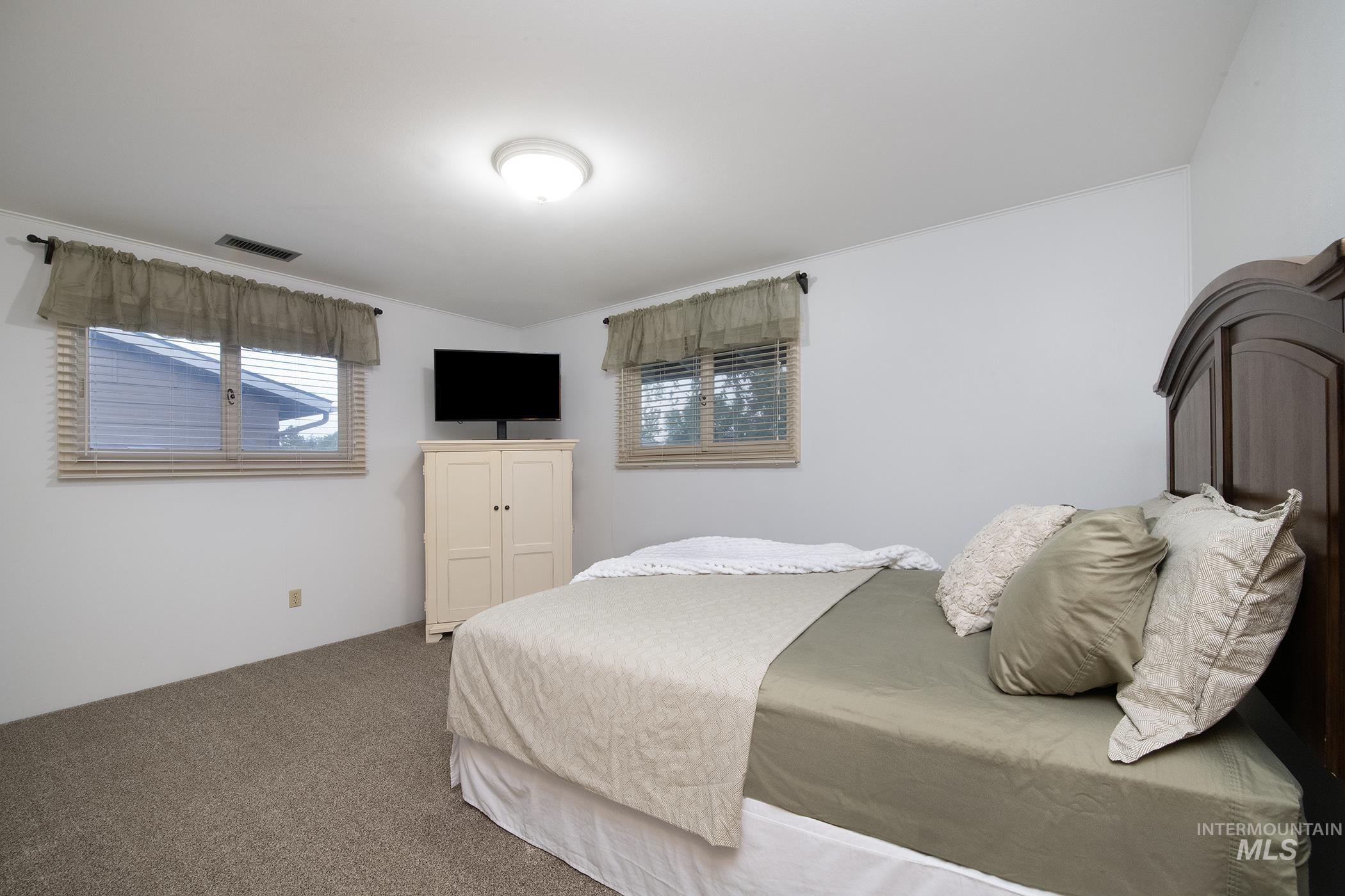 1281 Moore Way Property Photo 14