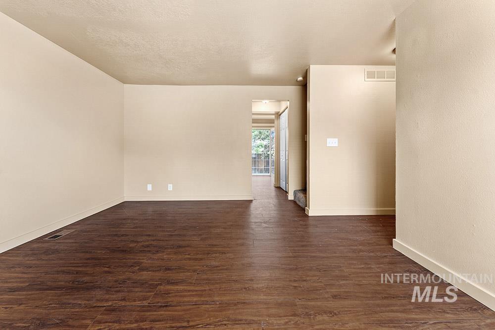 4800 W Richardson Street Property Photo 6
