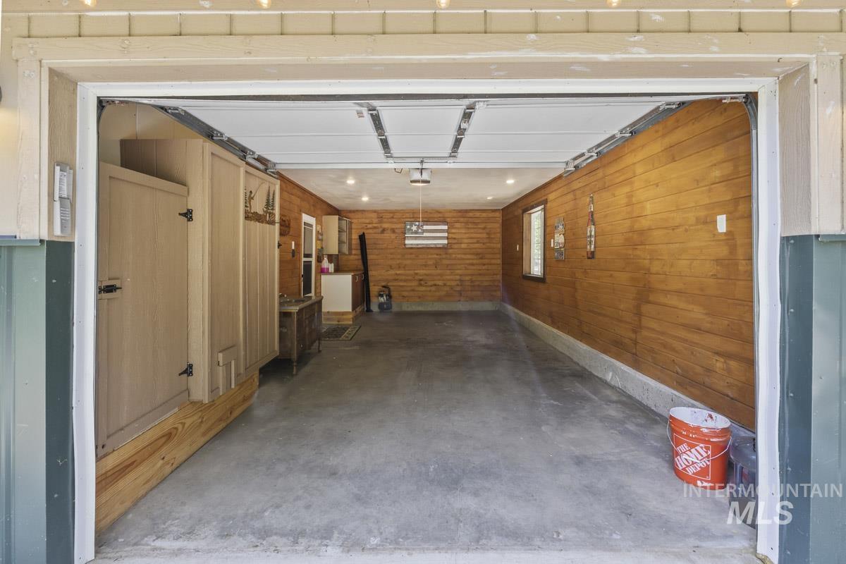 567 West Mountain Road Property Photo 6