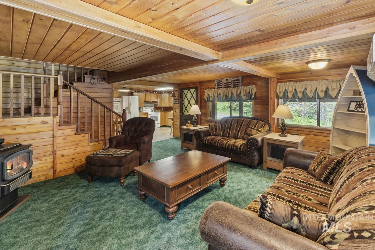 567 West Mountain Road Property Photo 9