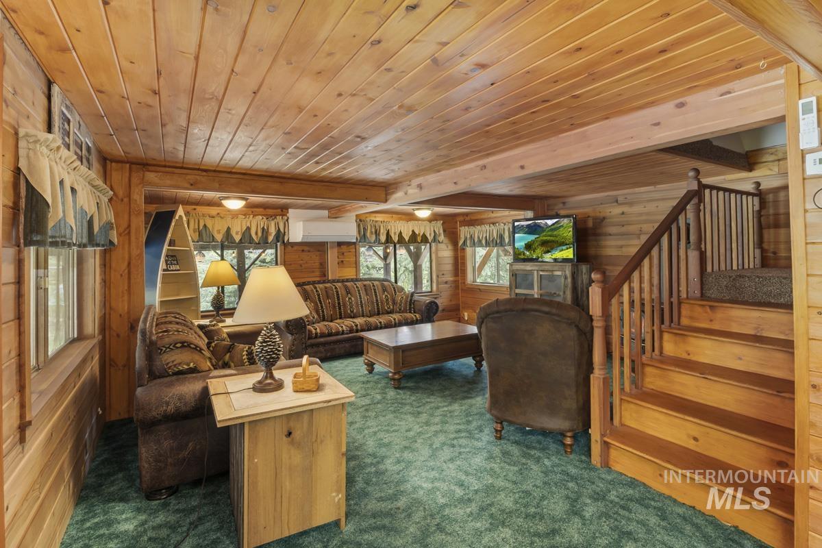 567 West Mountain Road Property Photo 12