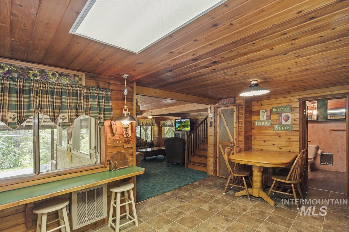 567 West Mountain Road Property Photo 15