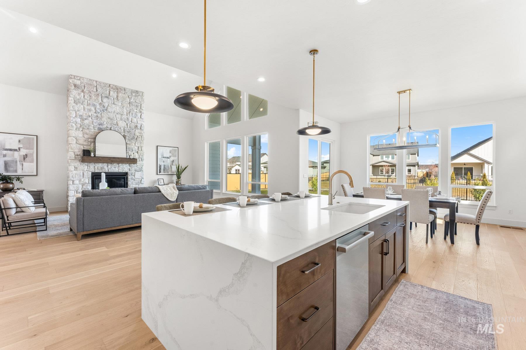 6954 Saddle Bred Way Property Photo 4