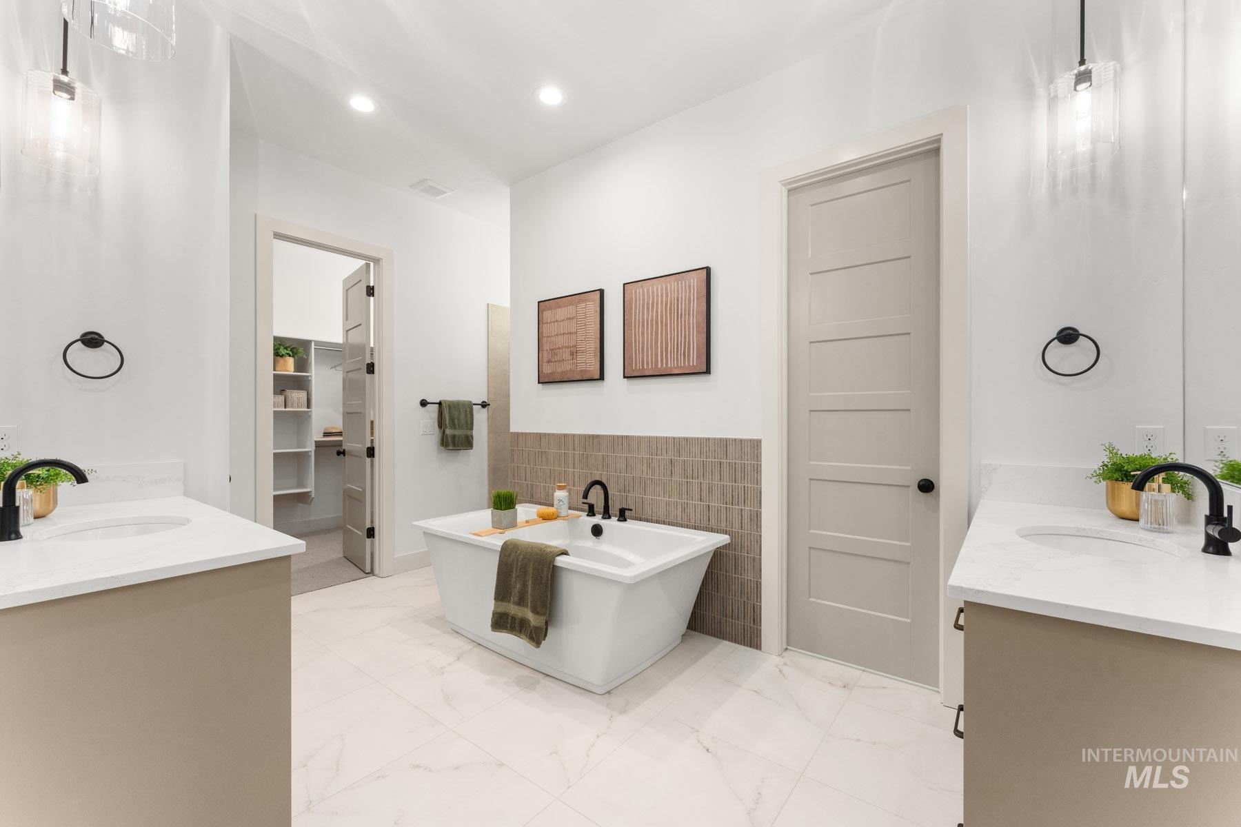 6954 Saddle Bred Way Property Photo 20