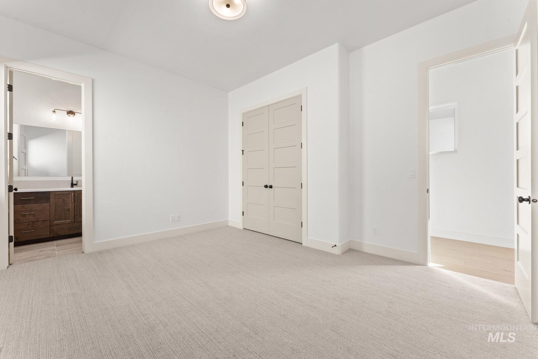 6954 Saddle Bred Way Property Photo 28