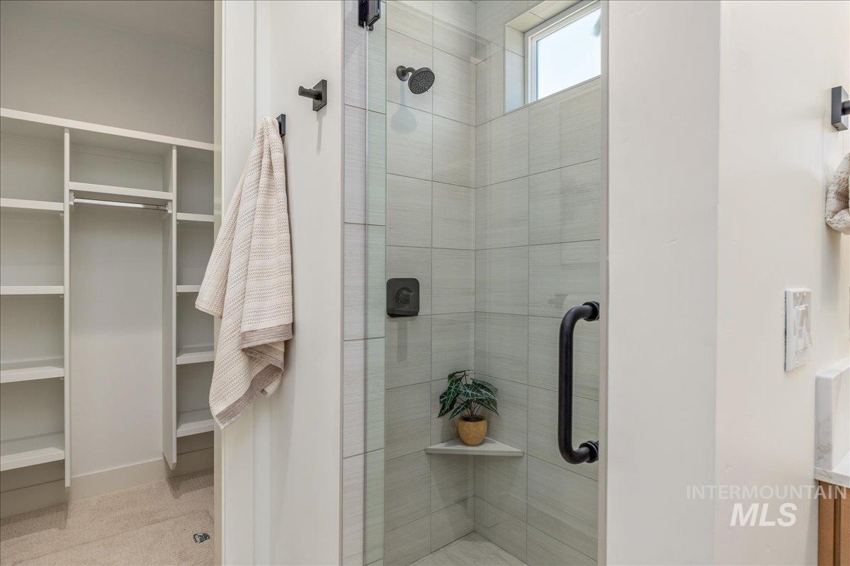 475 E Chevy Dr Property Photo 21