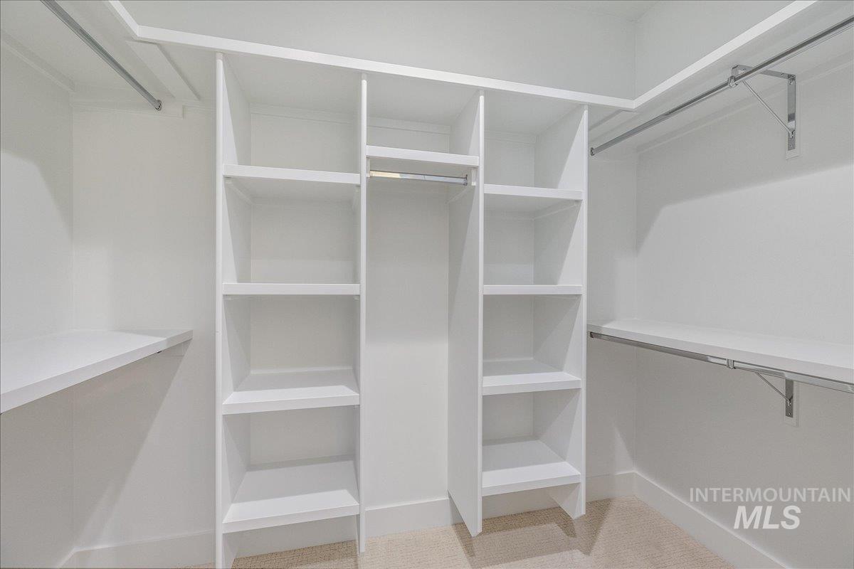 475 E Chevy Dr Property Photo 22