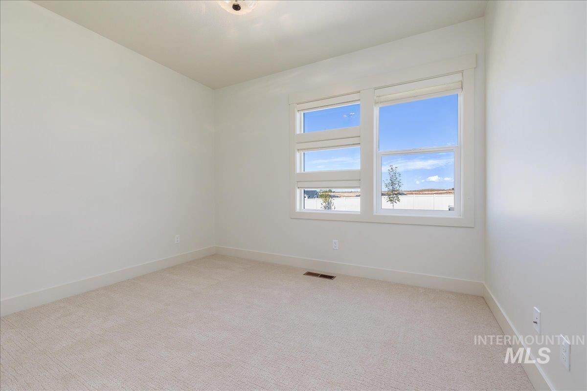 475 E Chevy Dr Property Photo 25