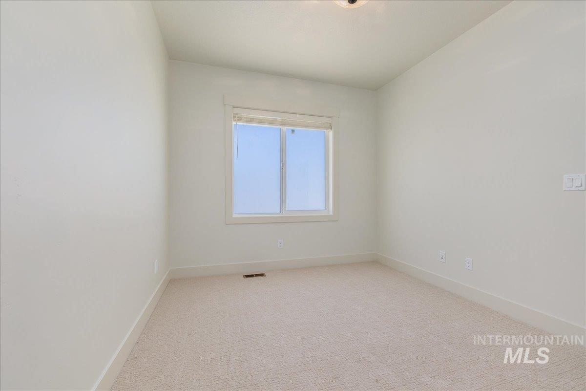 475 E Chevy Dr Property Photo 27