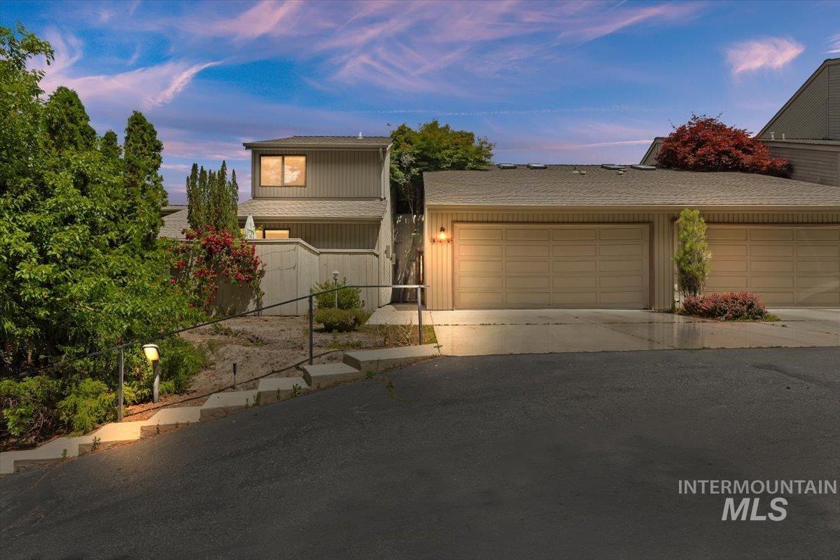 936 E Curling Property Photo 1