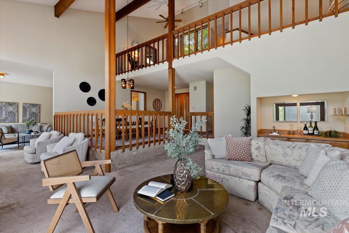 936 E Curling Property Photo 8