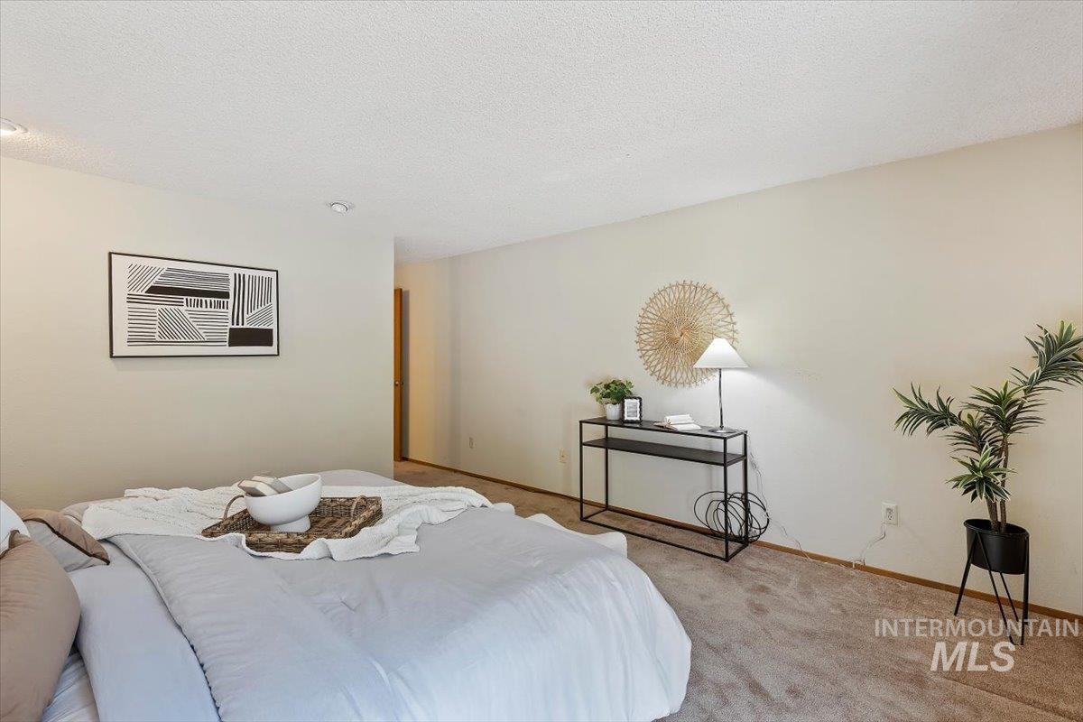 936 E Curling Property Photo 20