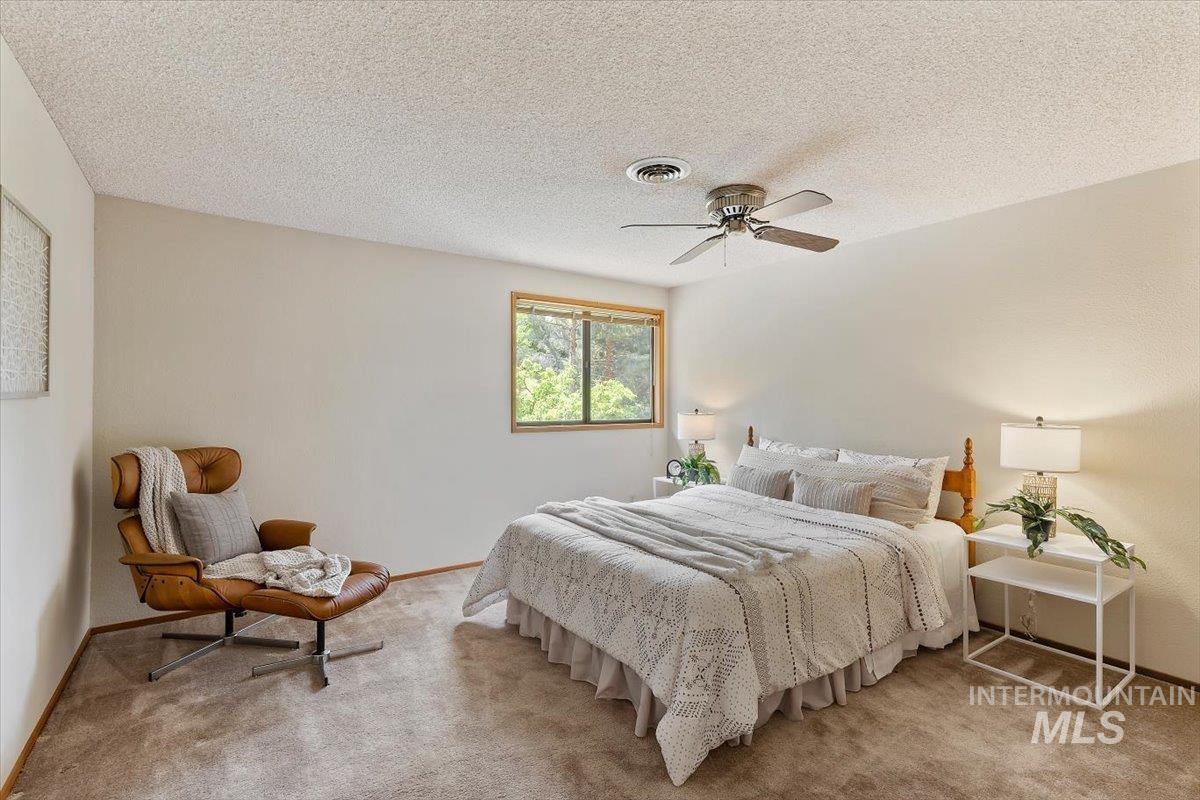 936 E Curling Property Photo 22