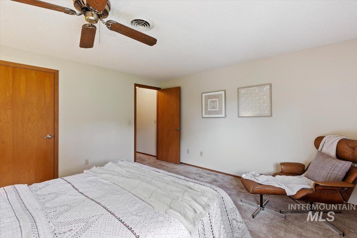 936 E Curling Property Photo 23