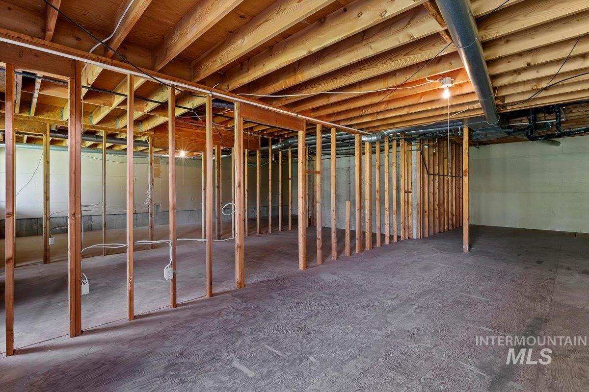 936 E Curling Property Photo 32
