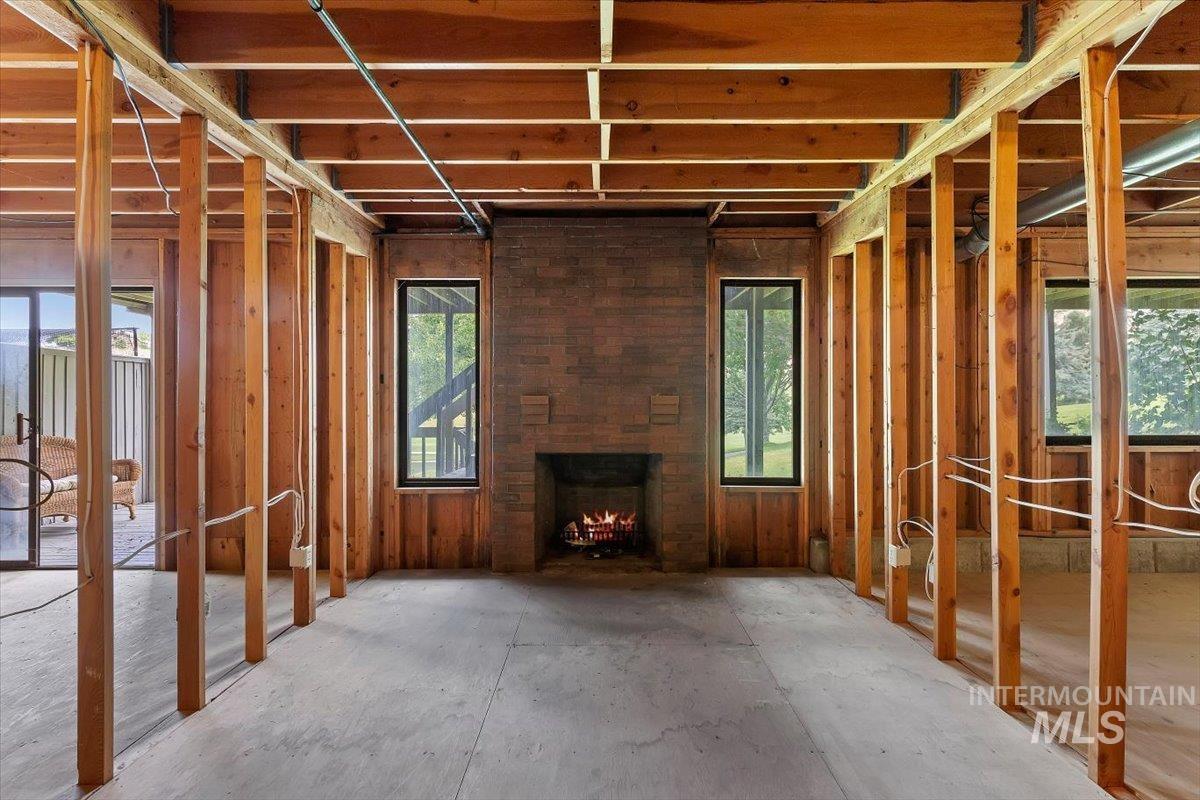 936 E Curling Property Photo 33