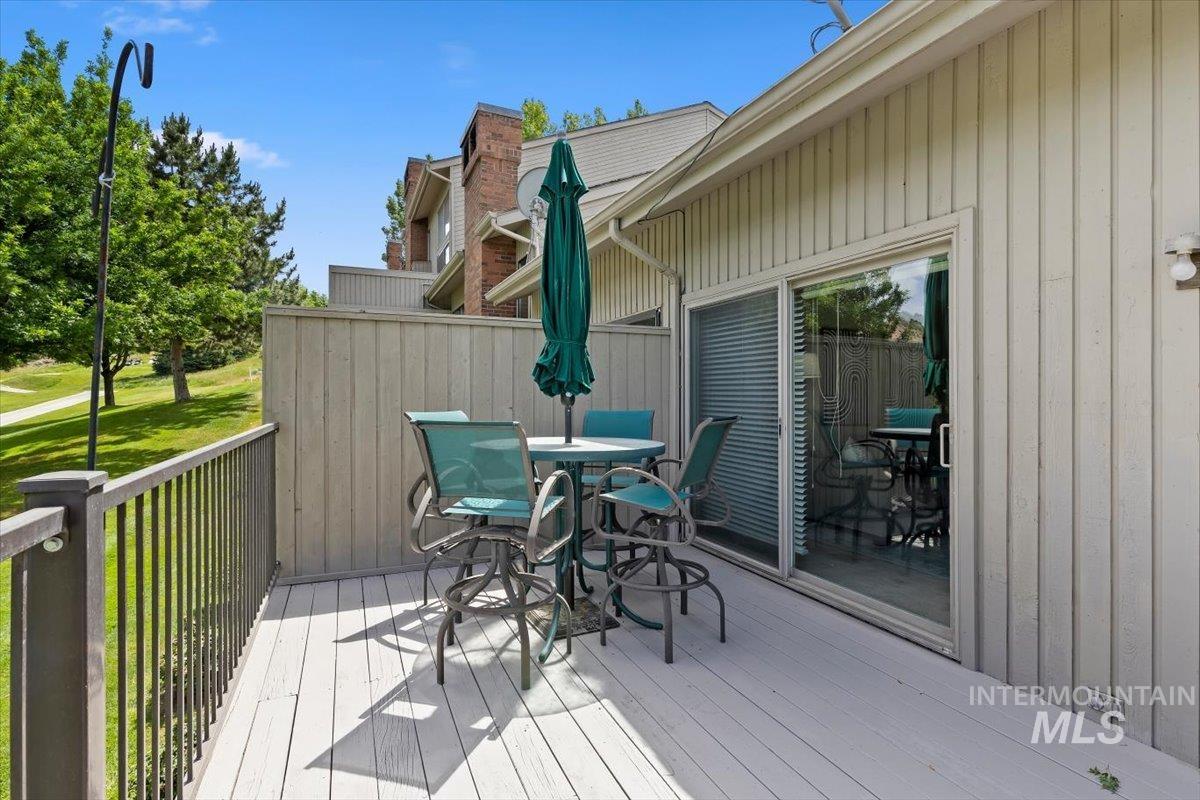 936 E Curling Property Photo 34