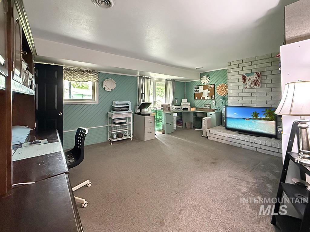 707 Maple Street Property Photo 32