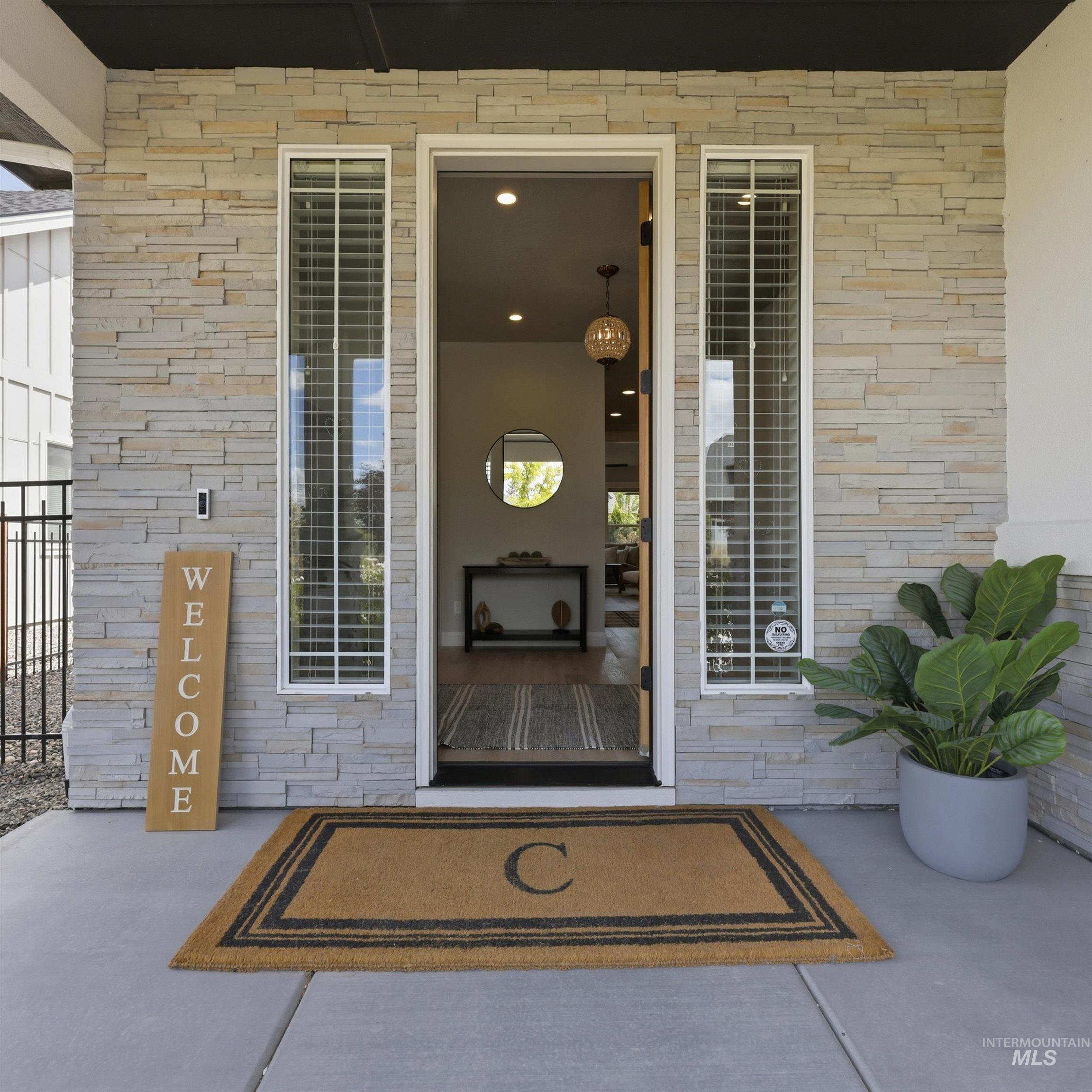 1326 N Big Star Place Property Photo 6