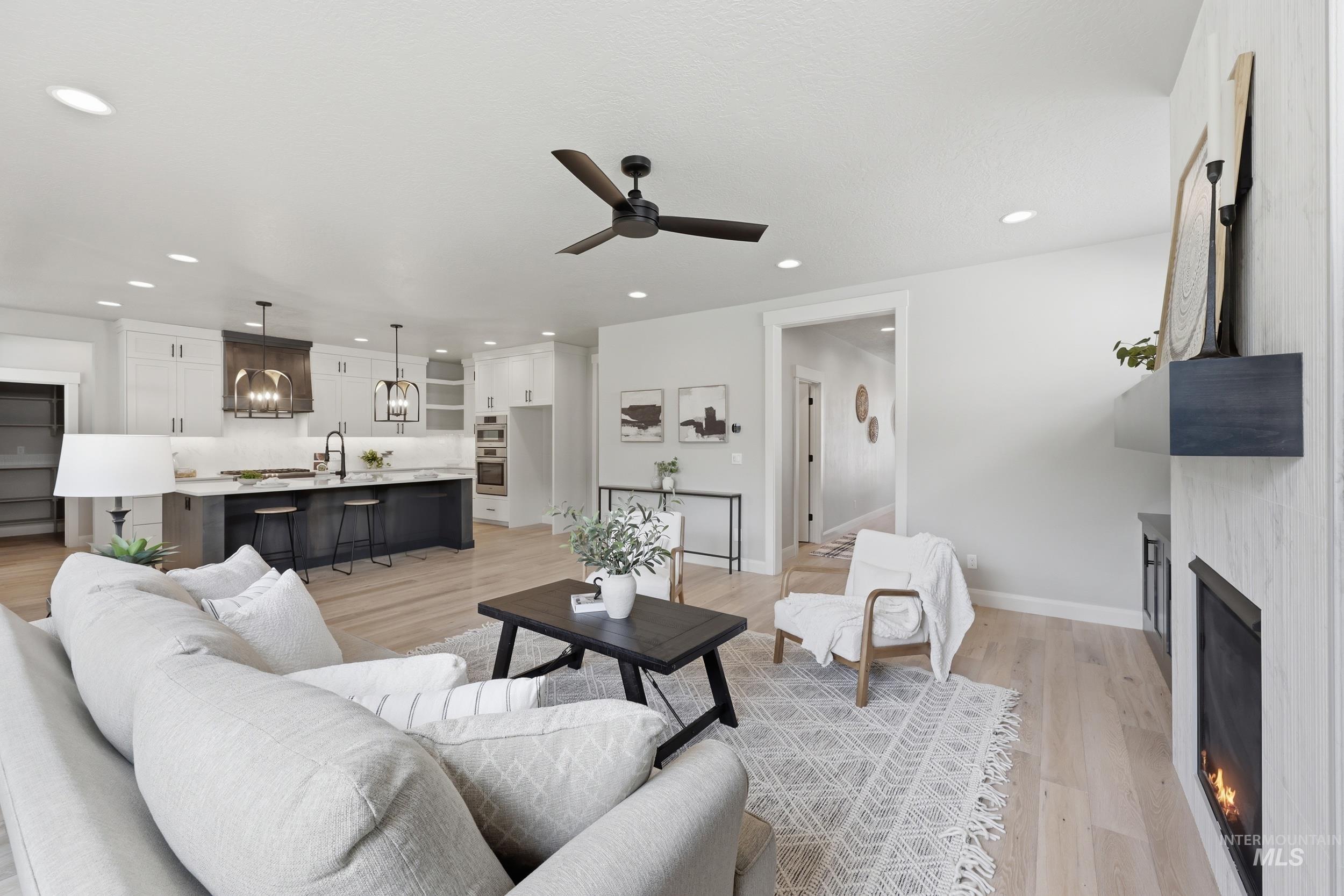 1326 N Big Star Place Property Photo 10