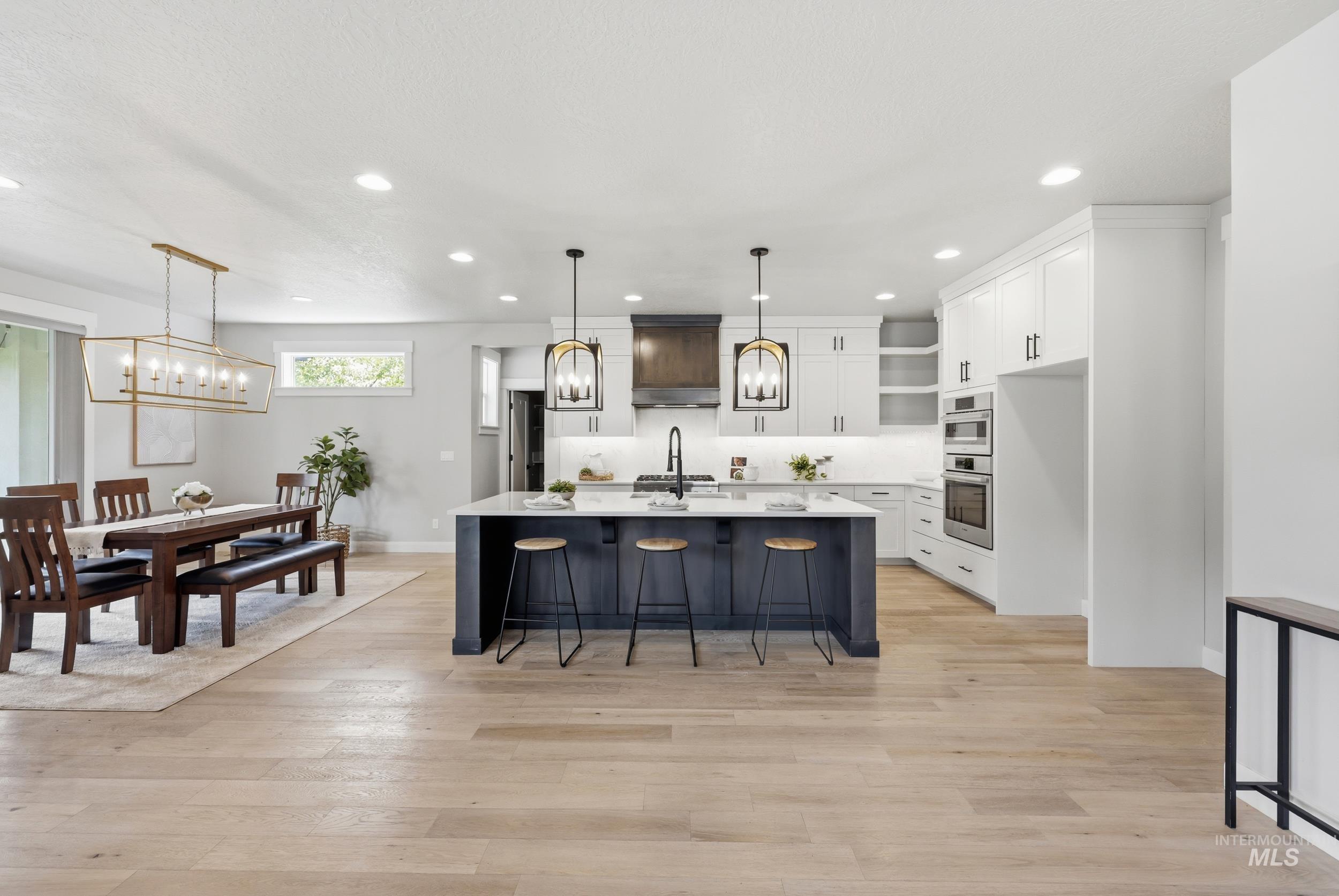 1326 N Big Star Place Property Photo 15