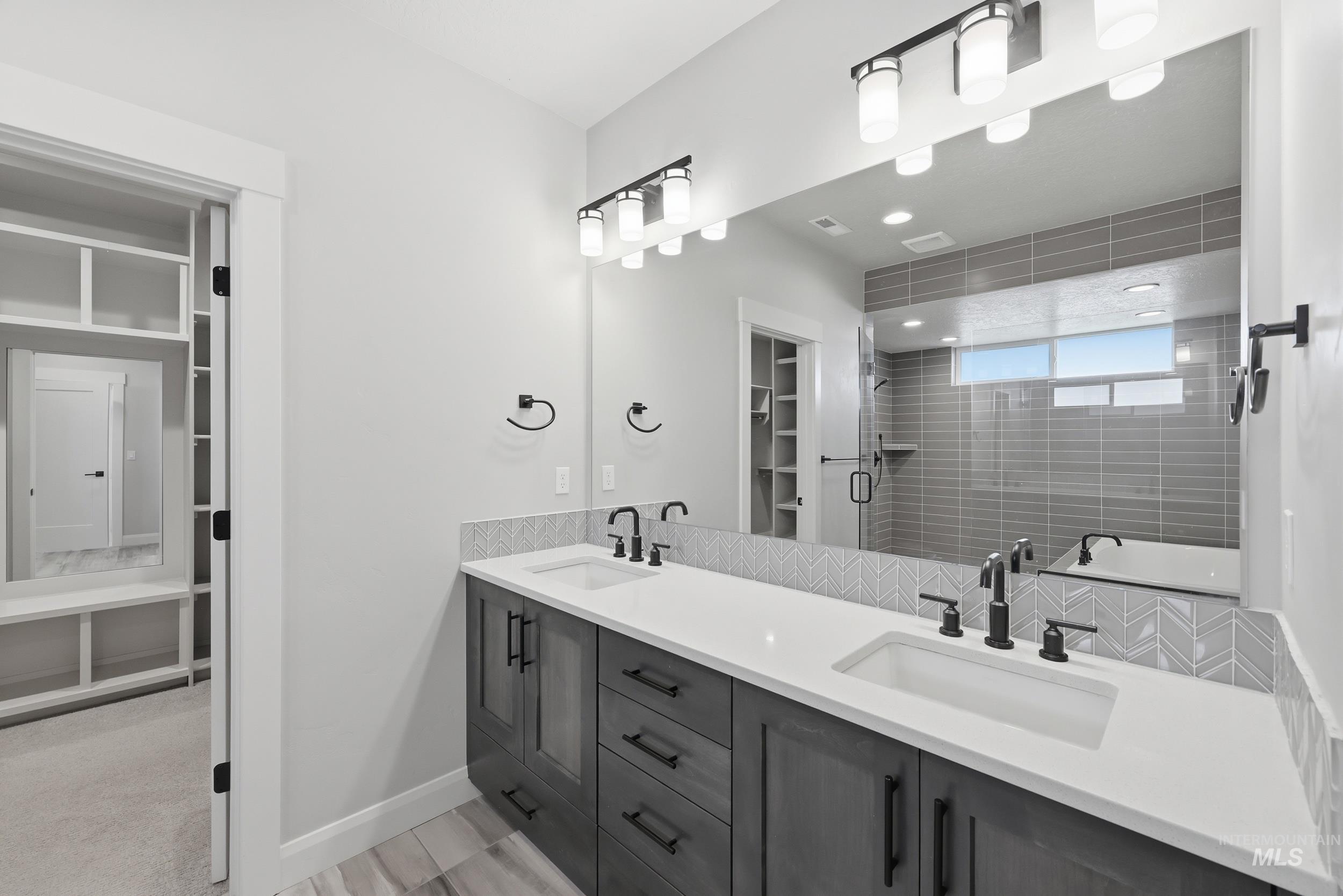 1326 N Big Star Place Property Photo 44