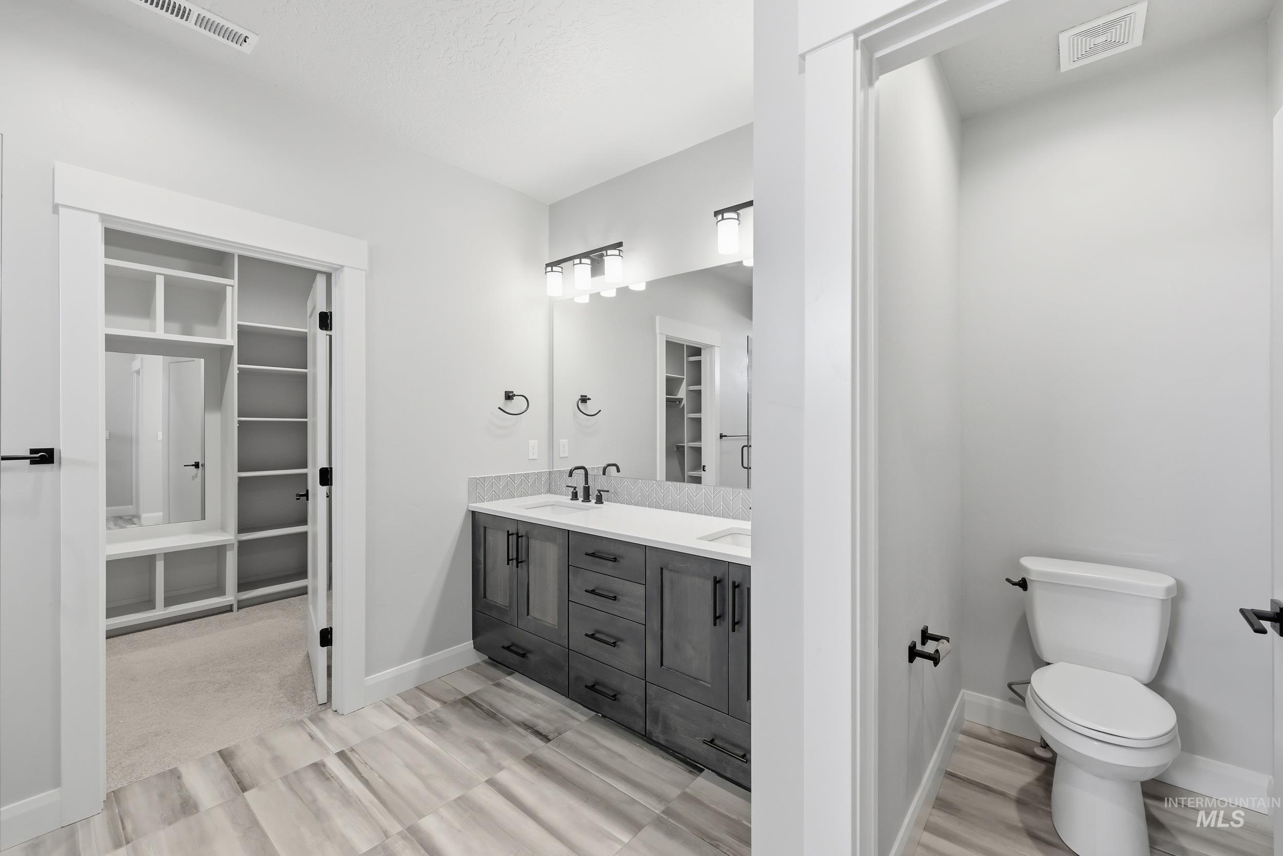 1326 N Big Star Place Property Photo 45