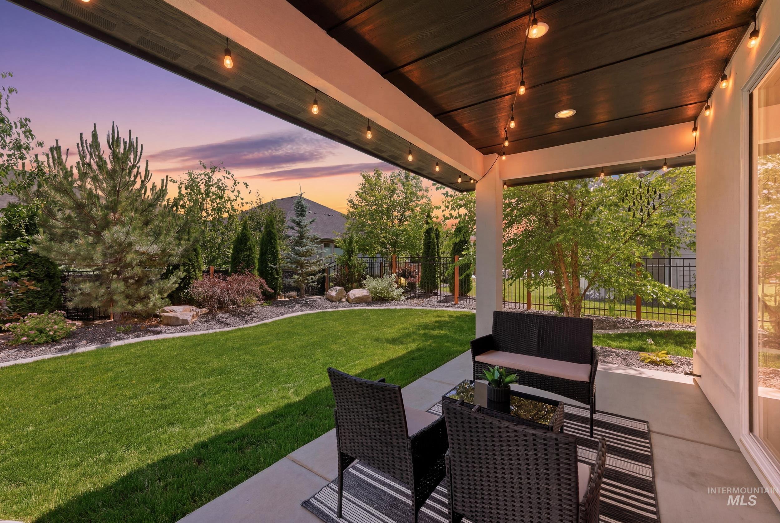 1326 N Big Star Place Property Photo 46