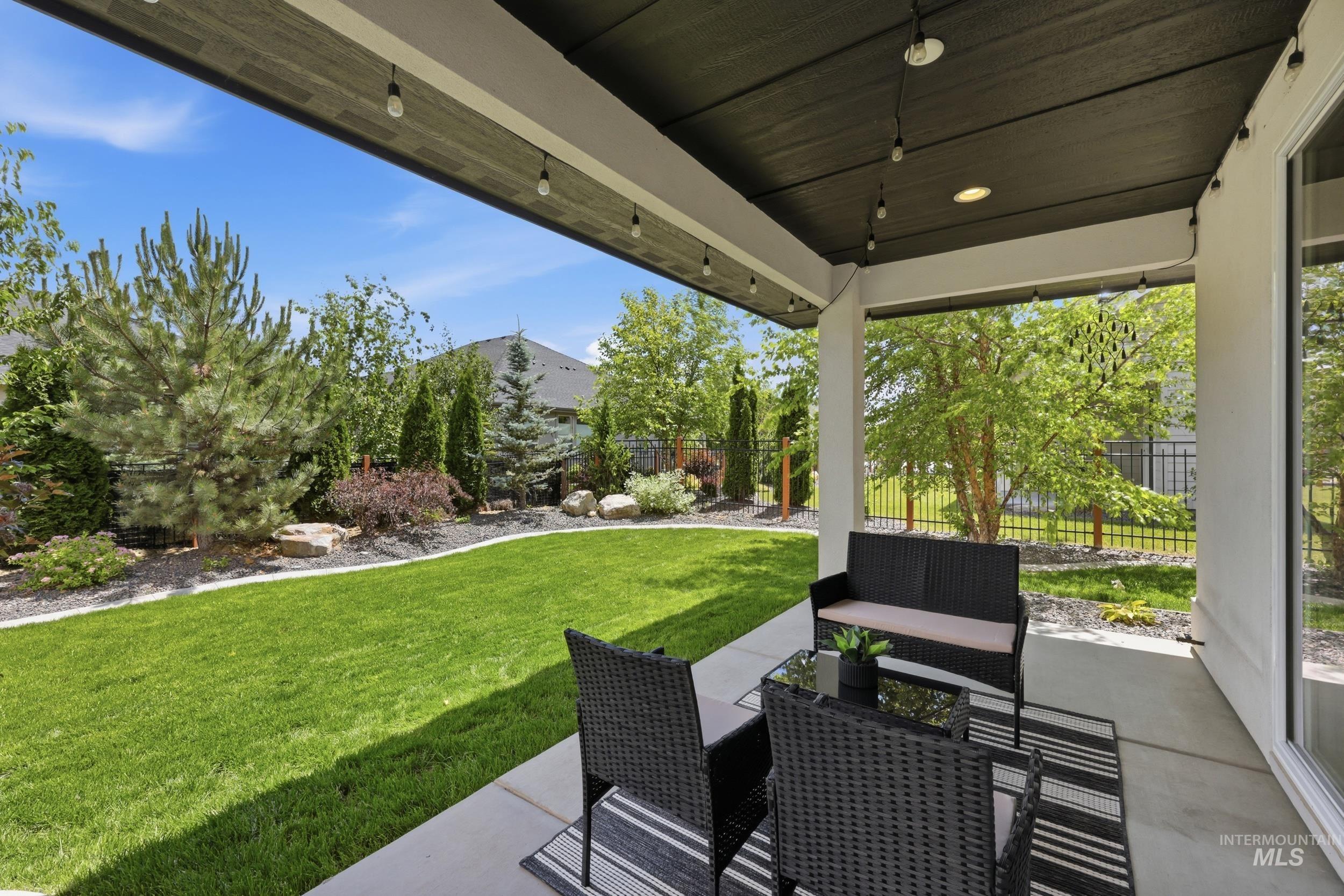 1326 N Big Star Place Property Photo 47