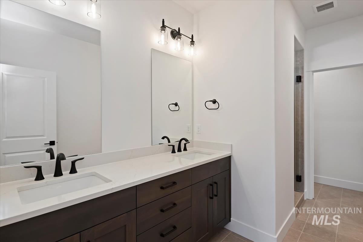 2203 E Sweet Pearl St. Property Photo 25