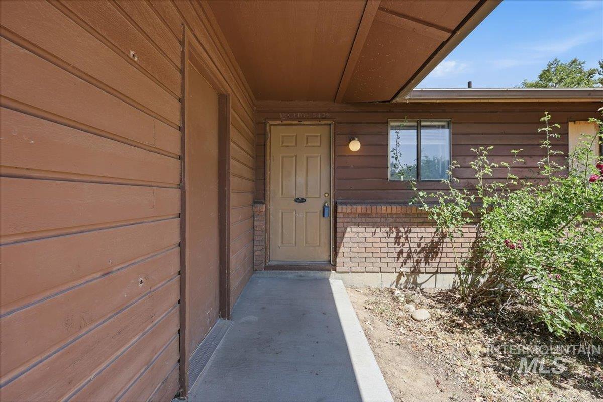 3322 S Centennial Pl Property Photo 3
