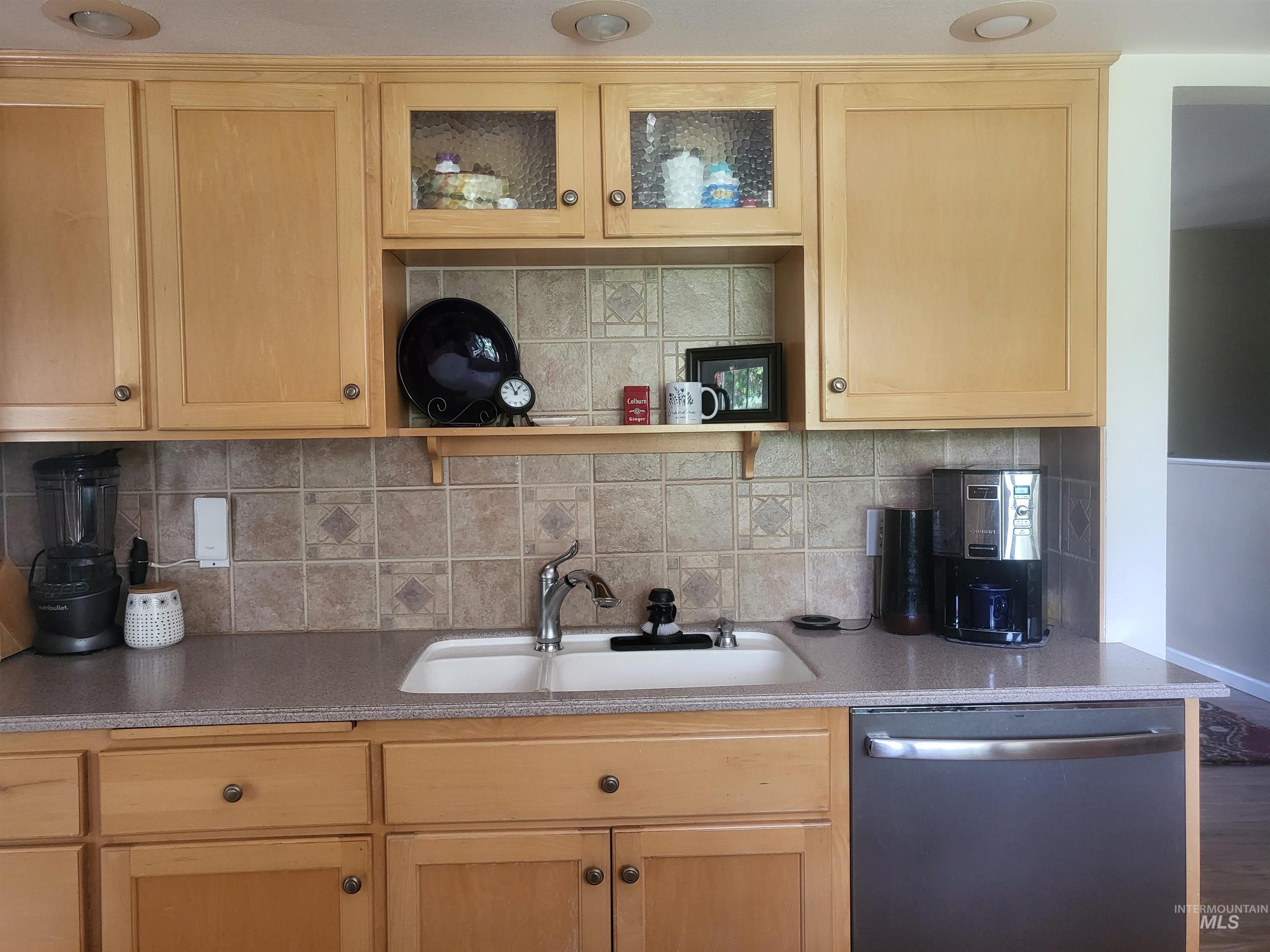 220 21st Ave Property Photo 9