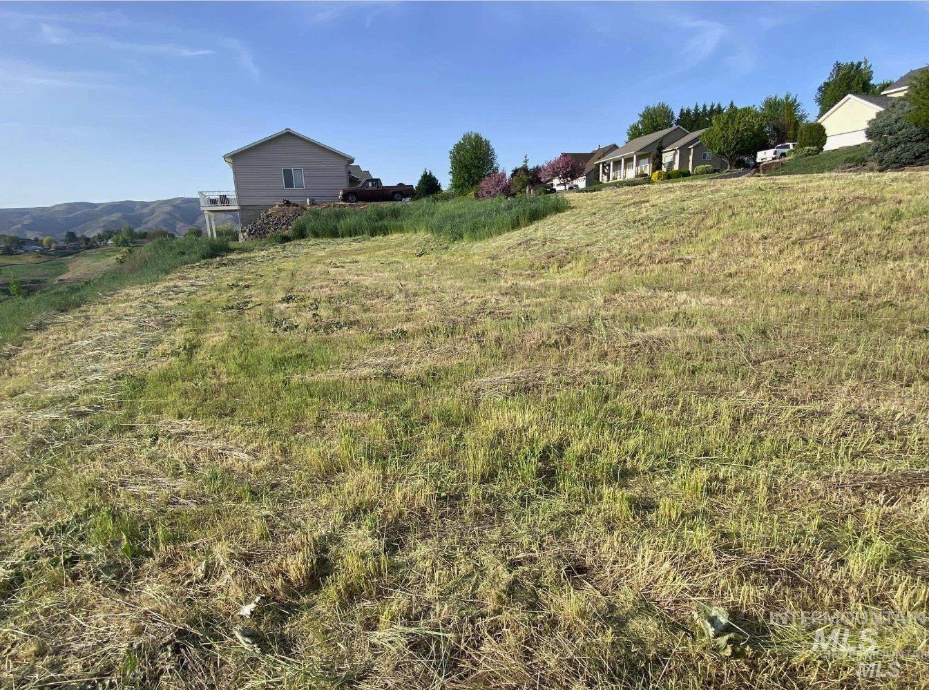 2368 & 2376 Ridgeview Drive Property Photo 2