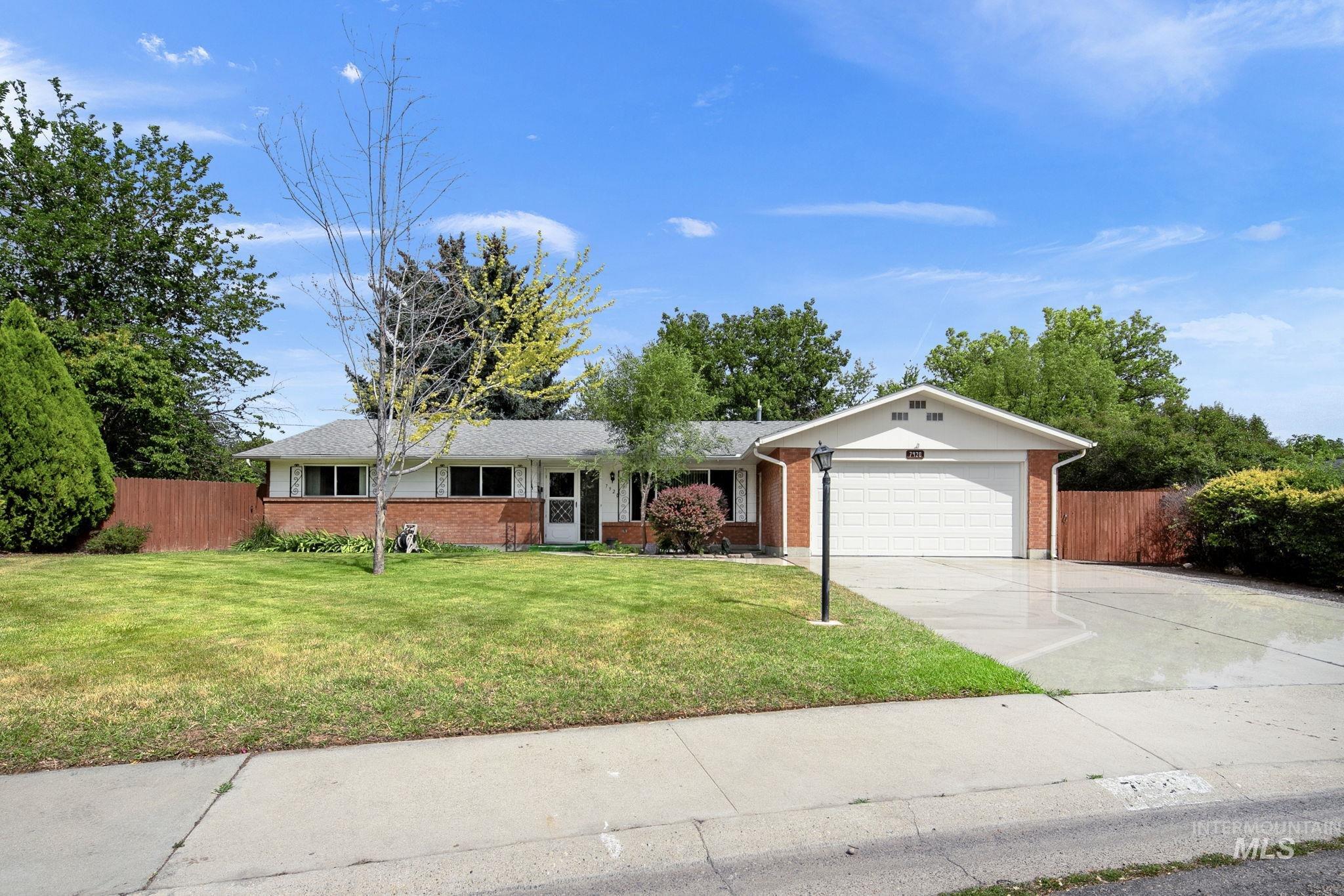 7920 W Galena Dr Property Photo 1