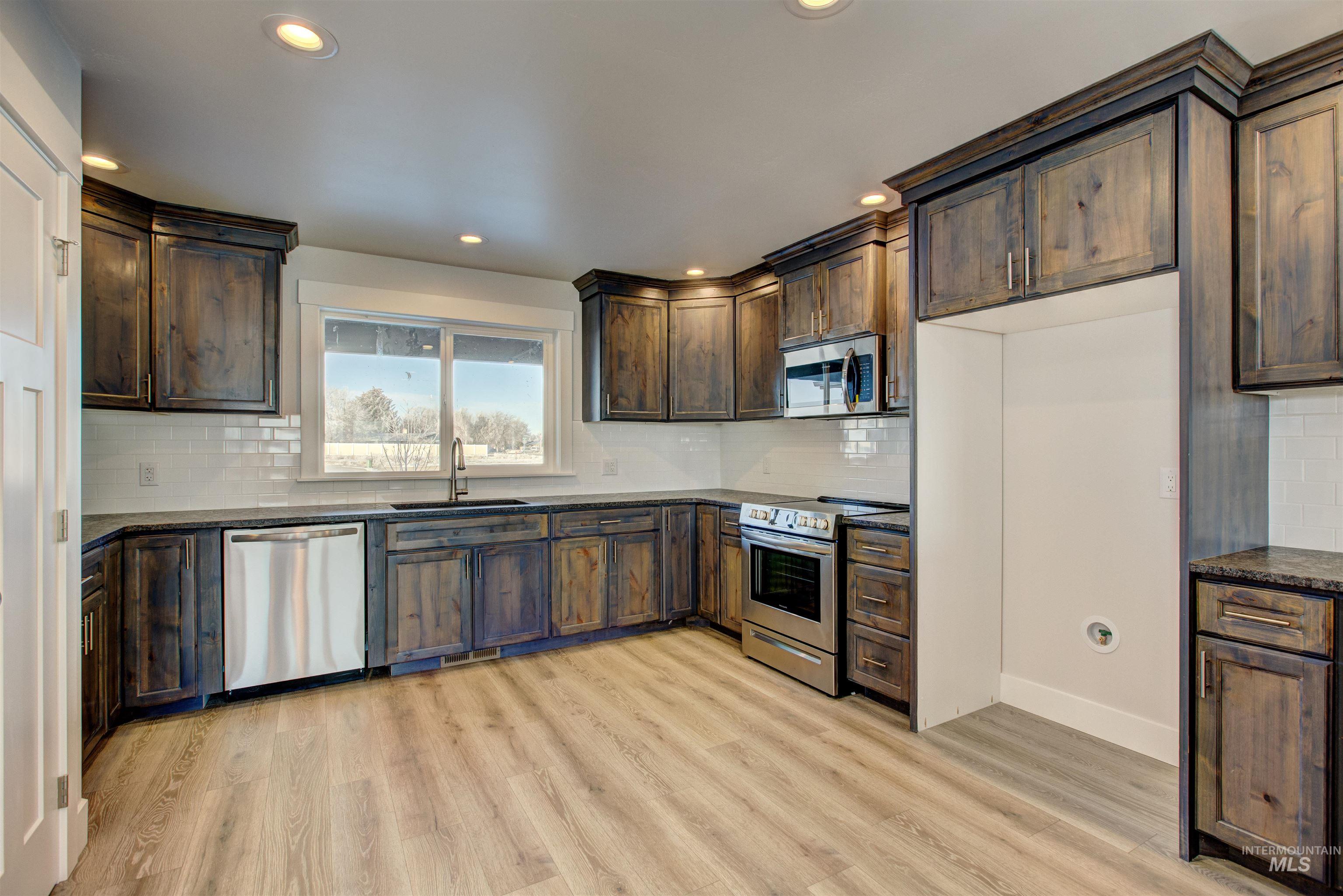 619 Cheri Court Property Photo 12
