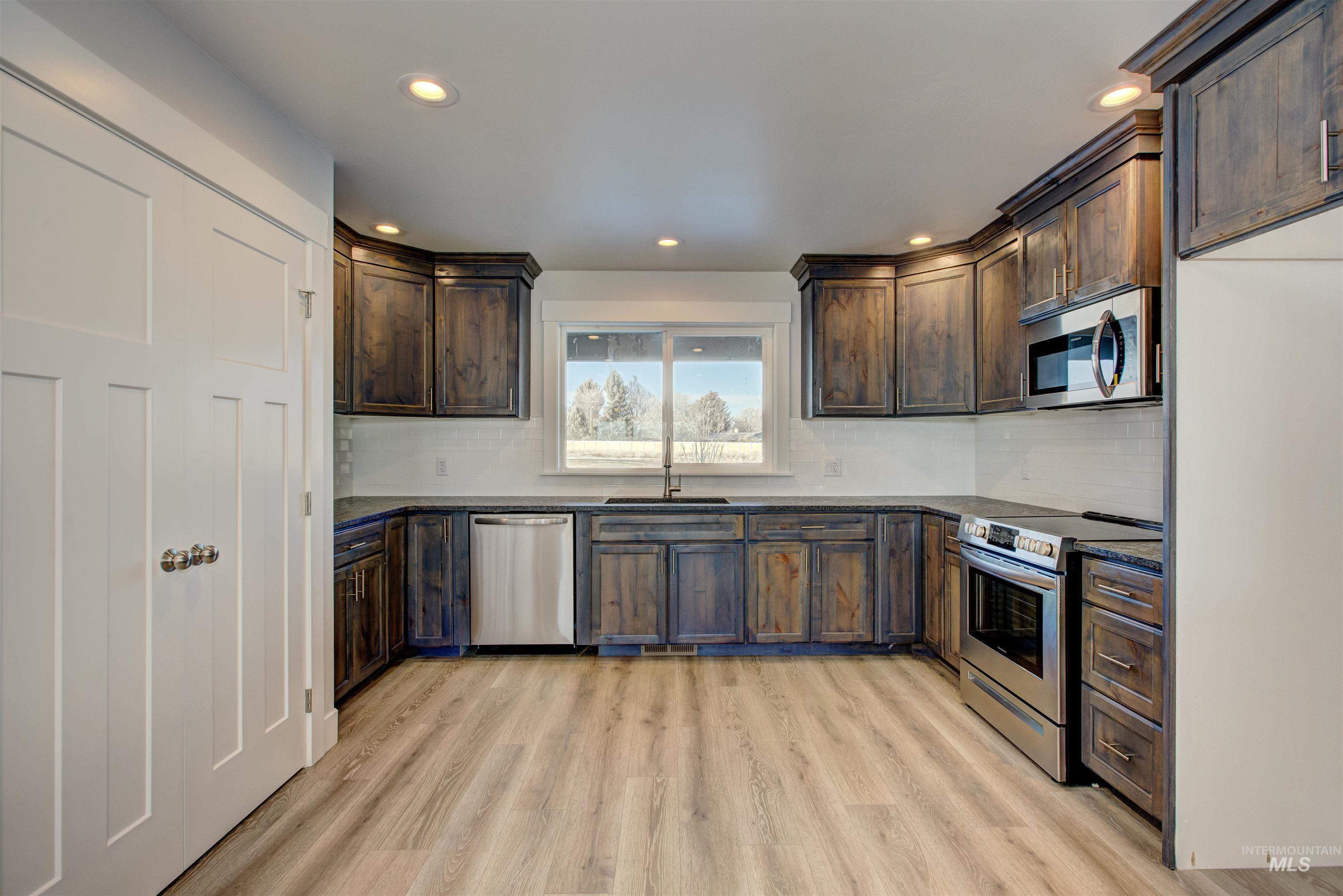 619 Cheri Court Property Photo 13