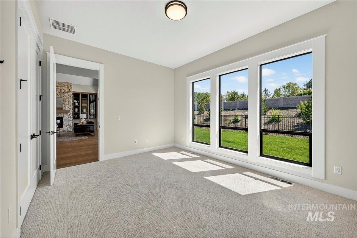 2330 N Annadale Ave Property Photo 14